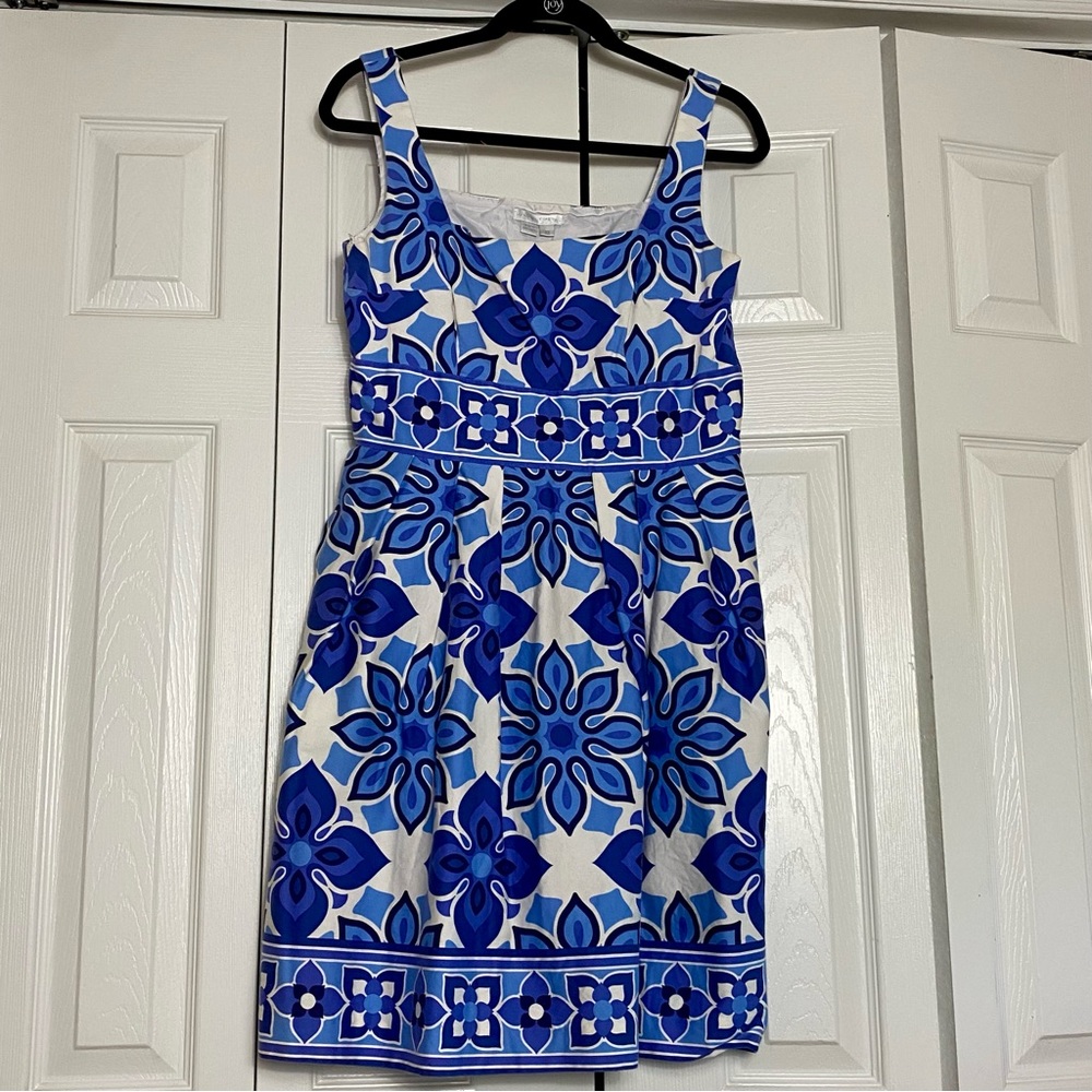Blue and white patterned sundress with pockets. Size 10